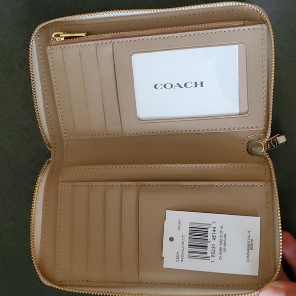 🌈 Rainbow Coach Wallet - Picture 3 of 8